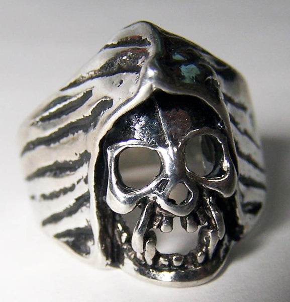 SKULL WITH CAPE BIKER RING