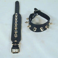 SINGLE ROW LEATHER BUCKLE BRACELET WITH METAL SPIKES