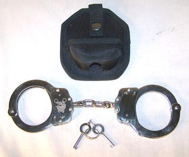 DELUXE CHAINED CHROME POLICE HANDCUFFS