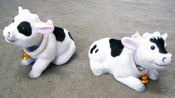 MOVING BOBBLE HEAD COWS