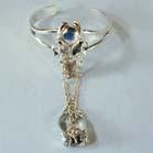 LONG SKULL HEAD CUFF SLAVE BRACELET WITH RING ON CHAIN