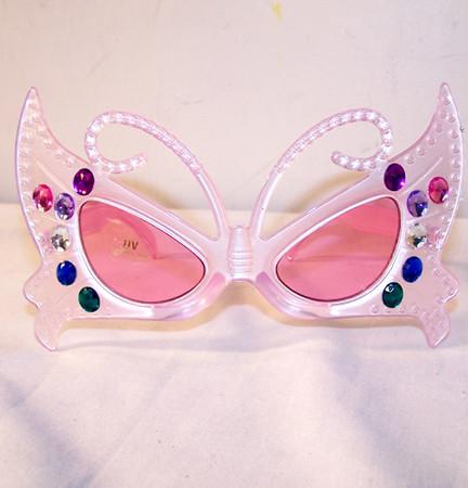 BUTTERFLY WITH JEWELS PARTY GLASSES