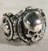 TRIPLE SKULL SHIELDS BIKER RING